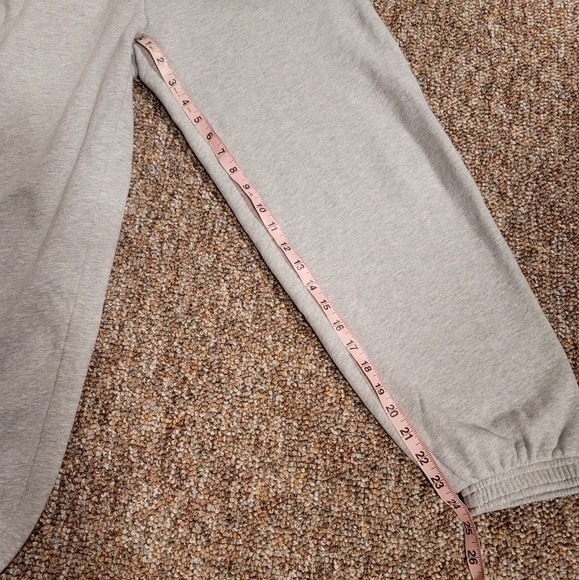 Aritzia Mega Terry Fleece Sweatpant - Picture 6 of 6